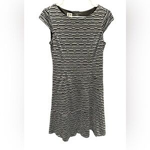Anne Klein Black White Patterned Dress size 8 length 37in pit to pit 16in